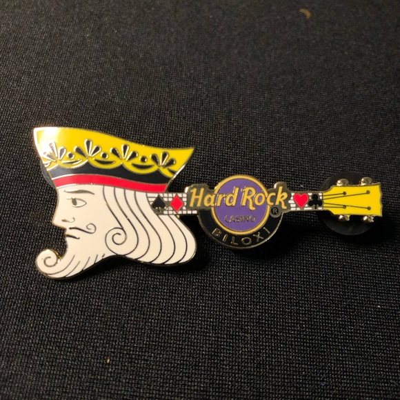 Pair of King & Queen Enamel Pins from Hardrock Casino Biloxi Mississippi. - Picture 2 of 10